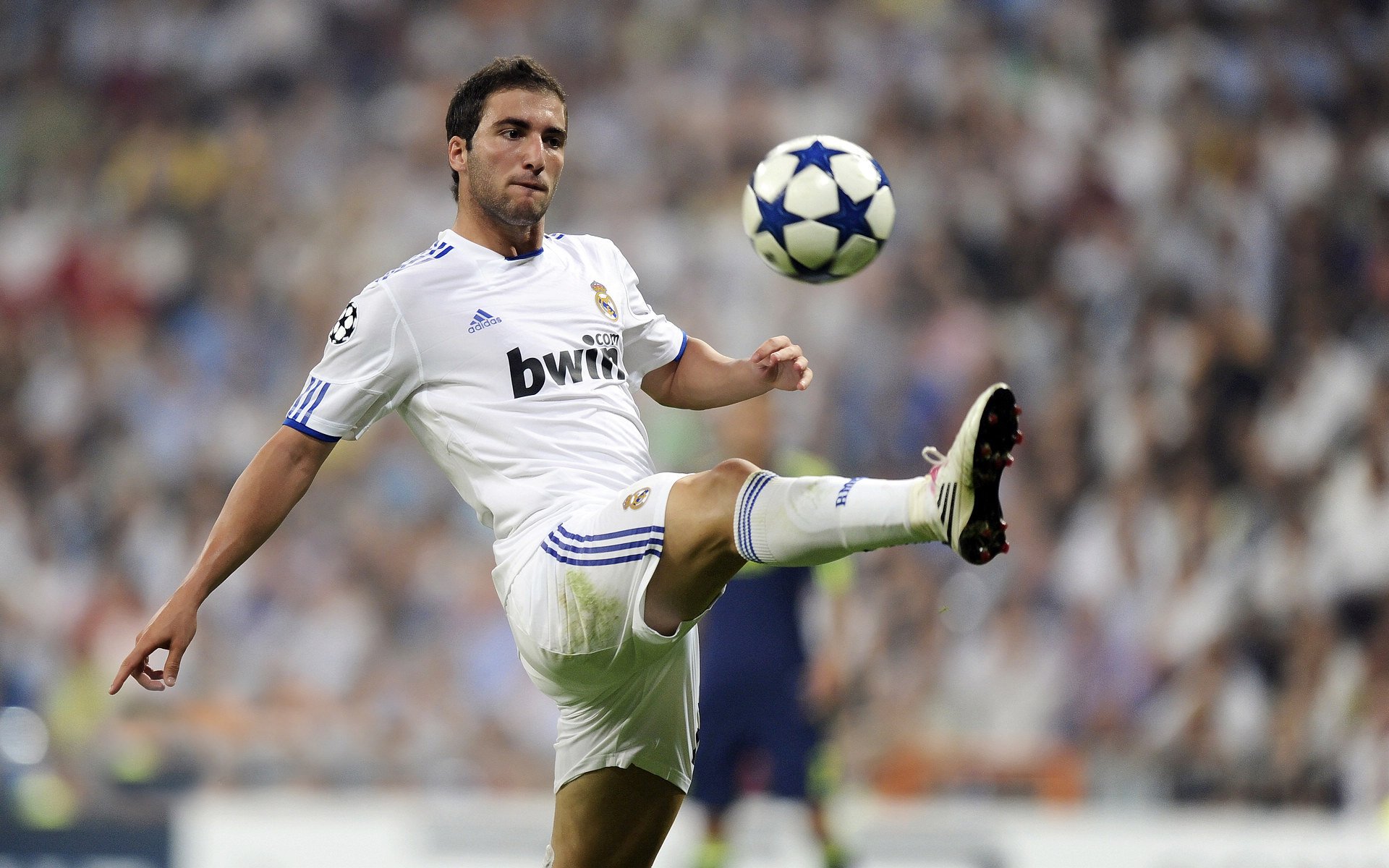 斯密斯：精确传球与视野判断让全黑队进攻节奏更具威胁，斯密斯夫妇采访